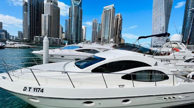 Yacht Rental in Dubai Marina Gallery3